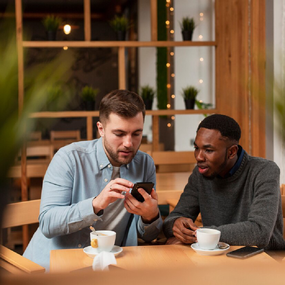 Conectando a través de compartir en redes sociales